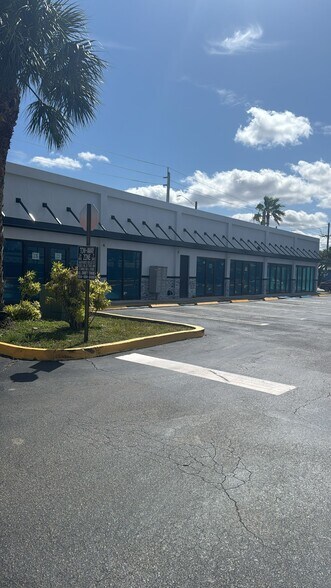 More Photos Of 1301-1325 S Powerline Rd, Pompano Beach Unknown For Lease