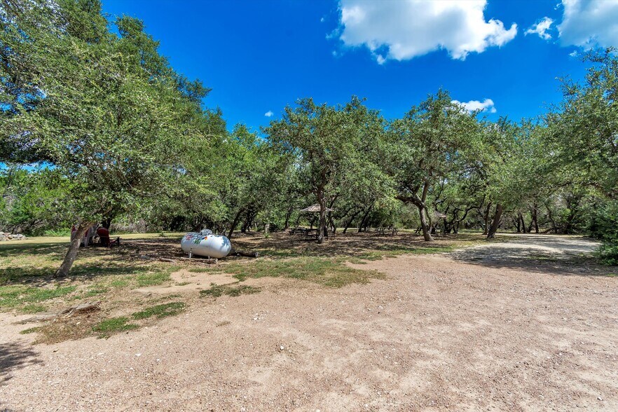 More Photos Of 4002 E Highway 290, Dripping Springs Freestanding For Sale