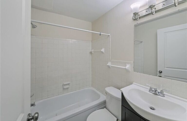 More Photos Of 1115 14th Ave SE, Minneapolis Apartments For Sale