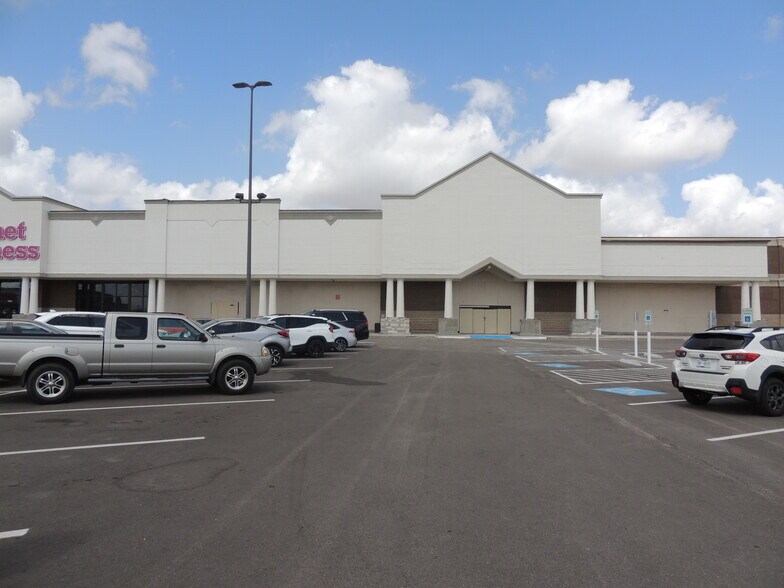 More Photos Of 1705-1825 N Fry Rd, Katy Unknown For Lease