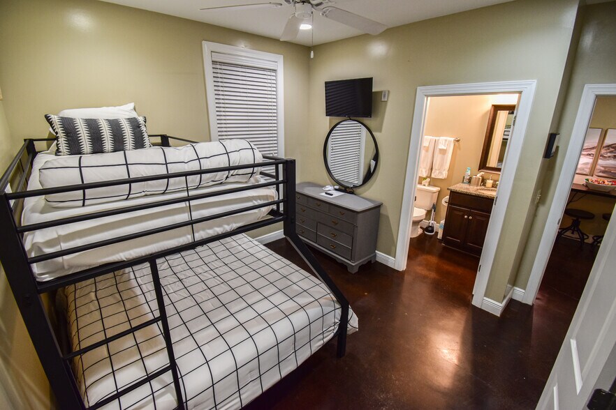 More Photos Of , Tuscaloosa Unknown For Sale