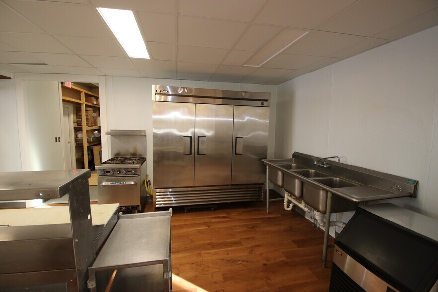 More Photos Of 401 E 5th St, Canton Restaurant For Sale