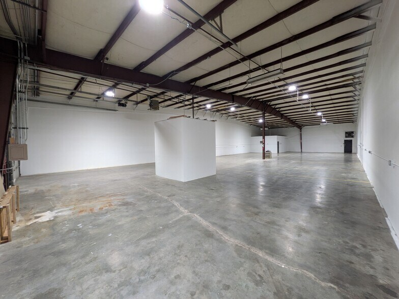 More Photos Of 4025 1st Ave S, Billings Warehouse For Lease