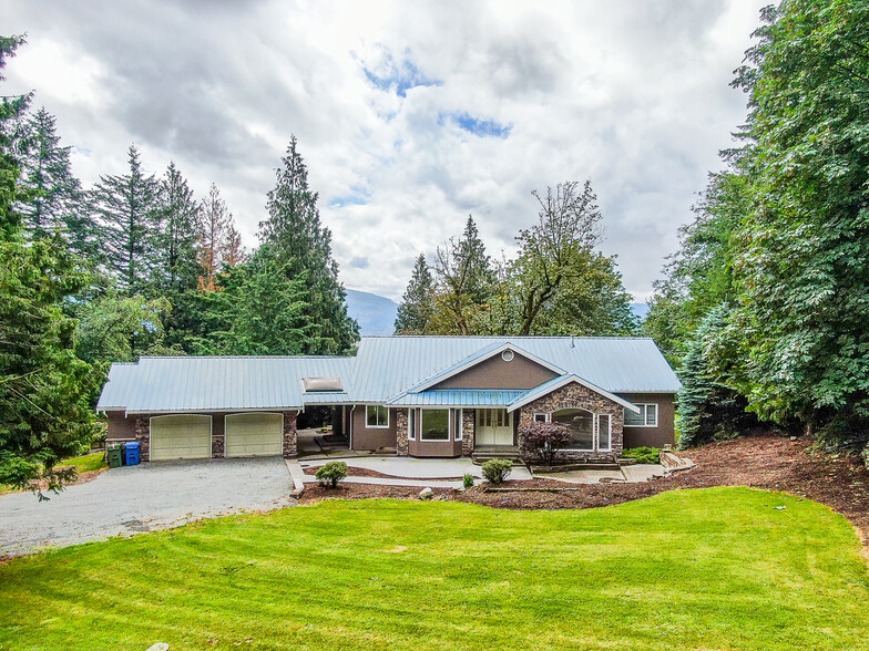 Primary Photo Of 3051 Eldridge Rd, Abbotsford Office For Sale