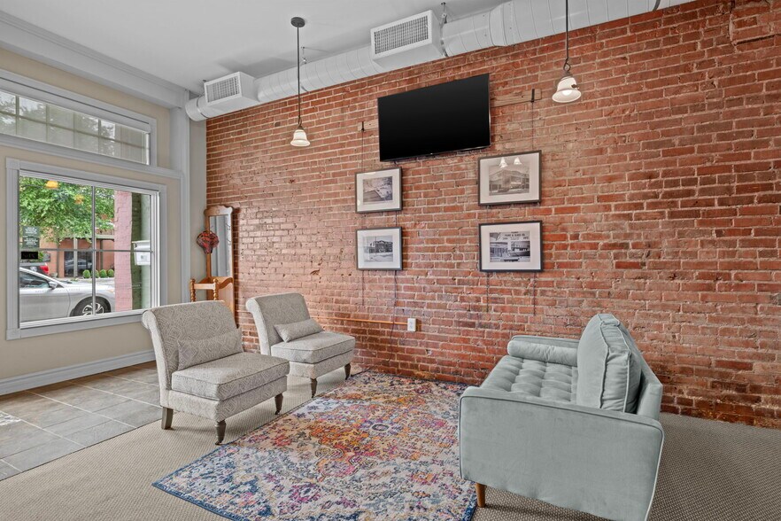 More Photos Of 207 N Water St, Elizabeth City Office For Sale