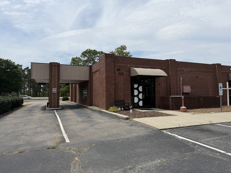 More Photos Of 15 Dawn Rd, Pinehurst Office For Lease