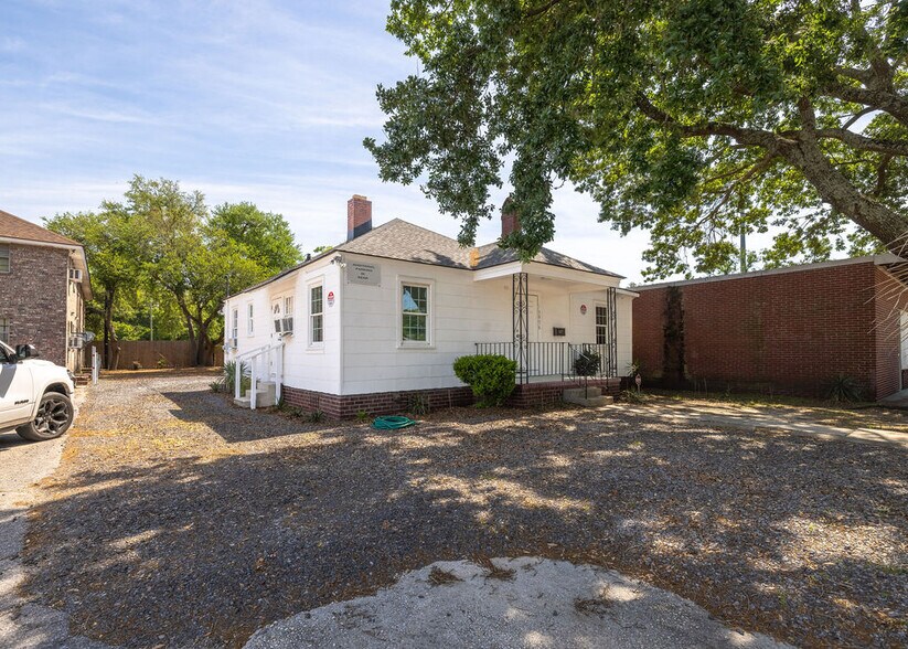 More Photos Of 3956 Rivers Ave, Charleston Office For Sale