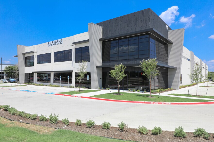 More Photos Of 260 W Exchange Pky, Allen Showroom For Lease