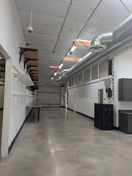 More Photos Of 530 Cypress Ave, Hermosa Beach Warehouse For Lease