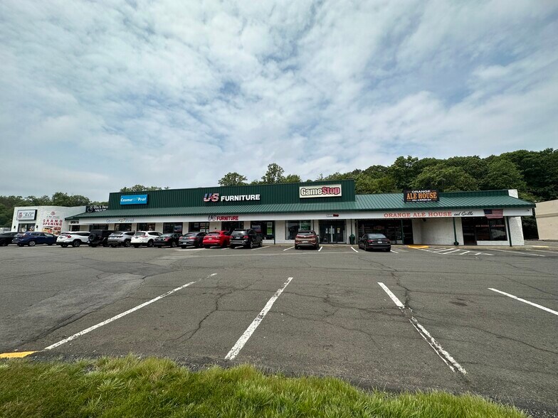 Primary Photo Of 517-519 Boston Post Rd, Orange Unknown For Lease
