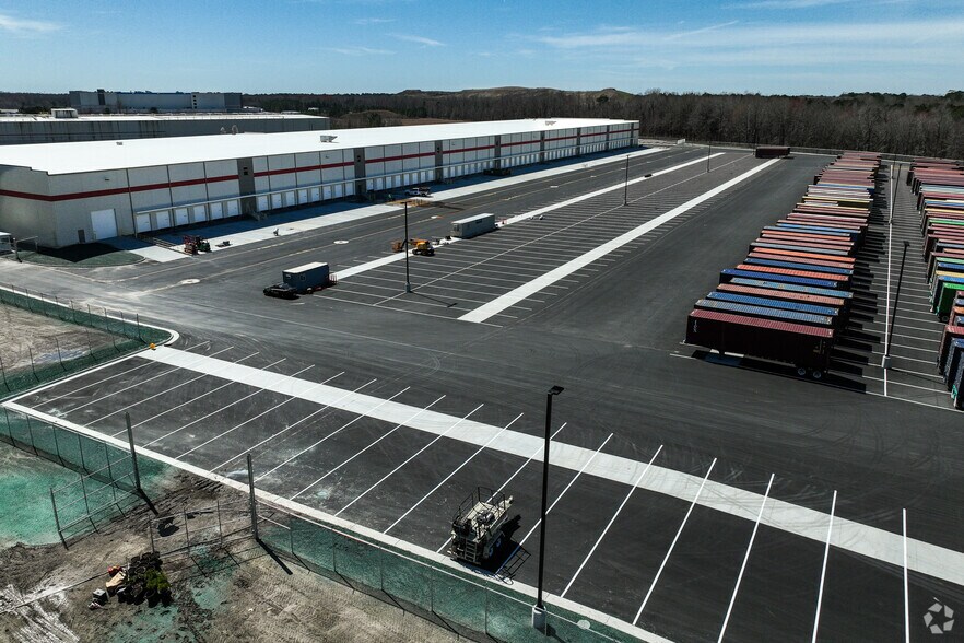 More Photos Of 1996 Northgate Commerce Pky, Suffolk Distribution For Lease