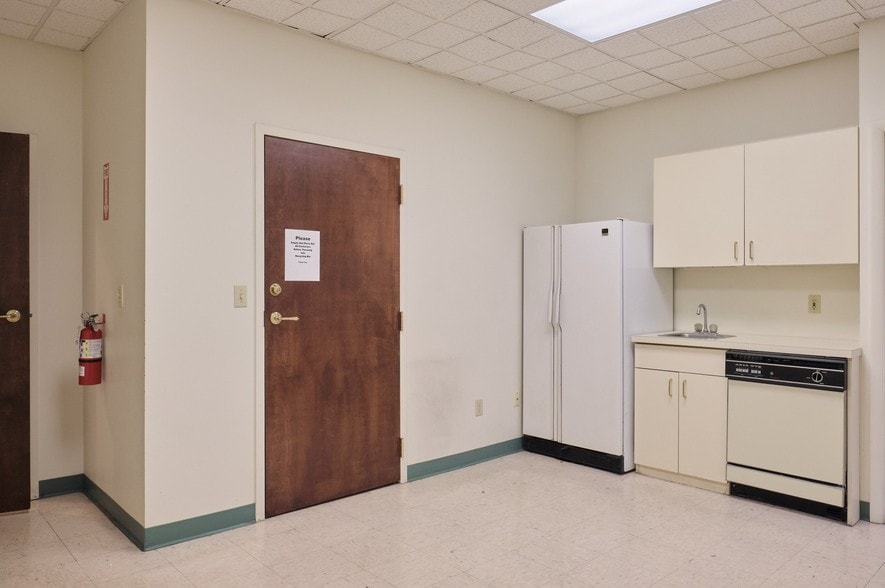 More Photos Of 1908 W Allen St, Allentown Office For Lease