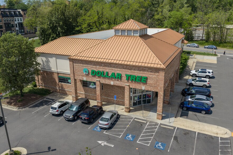 Primary Photo Of 215 Maple Ave W, Vienna Freestanding For Lease