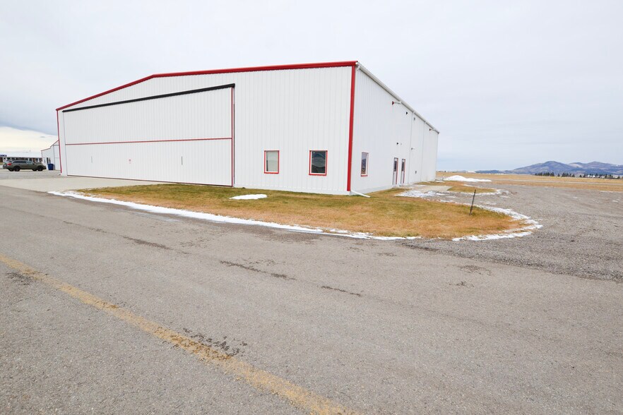 More Photos Of 113 Gulf Stream dr, Lewistown Service For Sale