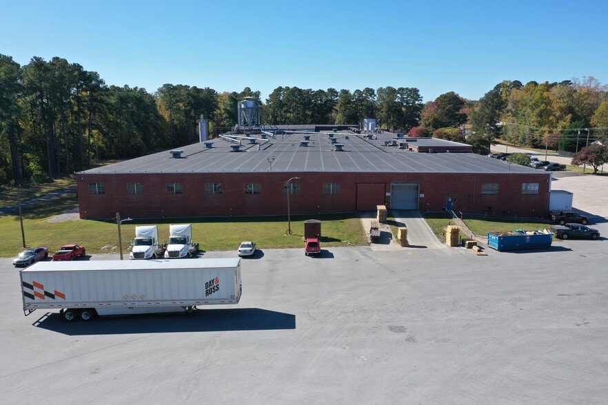More Photos Of 1302 N Salisbury Ave, Salisbury Warehouse For Sale