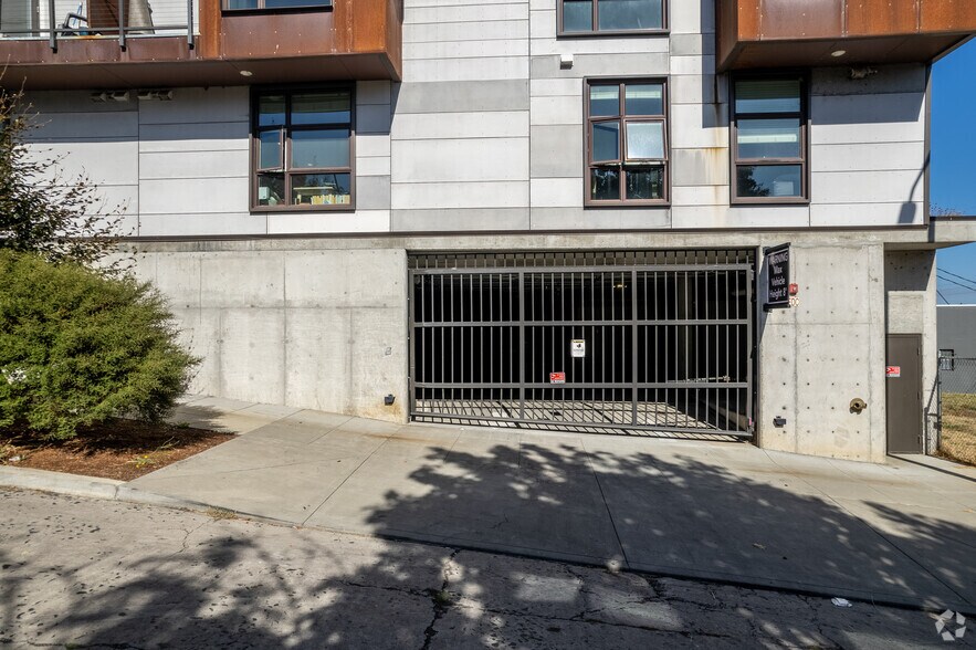 More Photos Of 4780 SE Milwaukie Ave, Portland Apartments For Sale