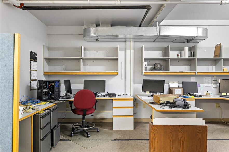 More Photos Of 21021 66th Ave W, Lynnwood Manufacturing For Sale