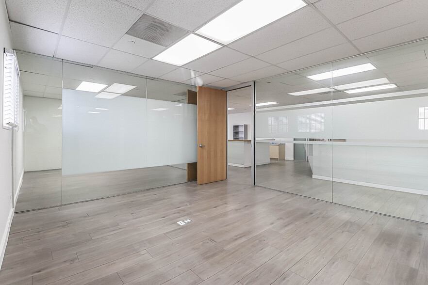 More Photos Of 7410-7428 Bellaire Ave, North Hollywood Warehouse For Sale