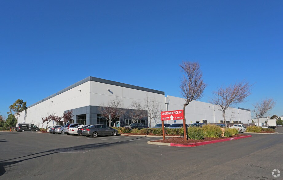 More Photos Of 3525 Arden Rd, Hayward Distribution For Lease