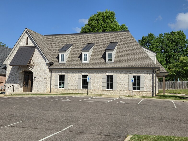 More Photos Of 6634 Summer Knoll Cv, Bartlett Medical For Lease
