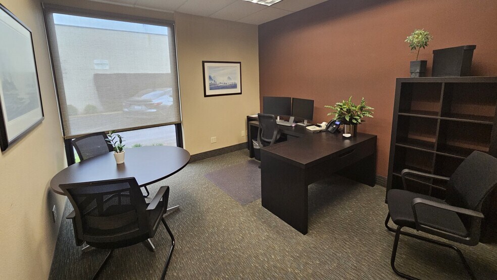 More Photos Of 1104 14th Ave, Longview Office For Lease