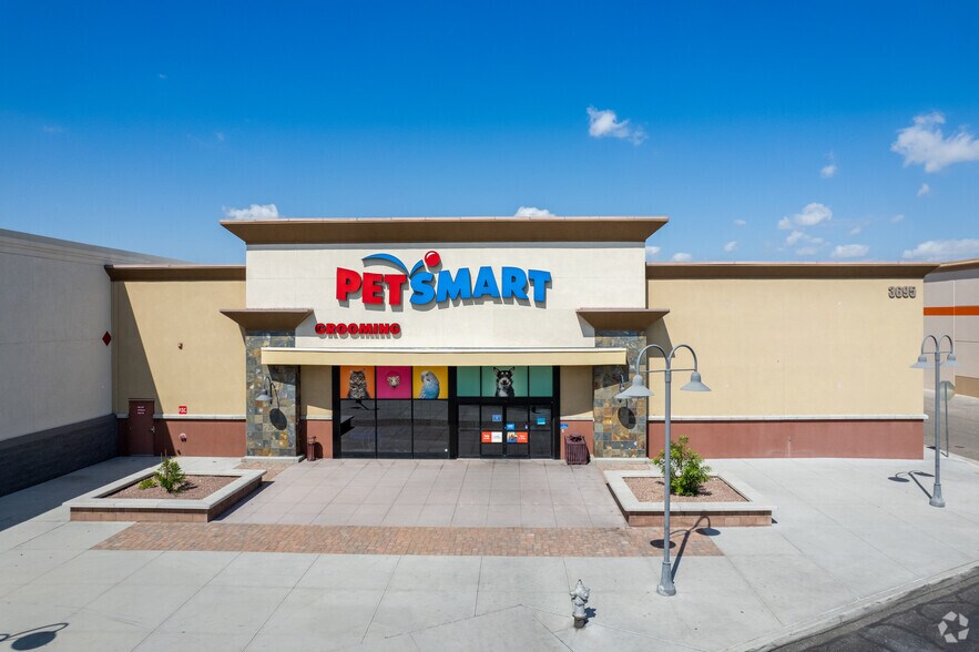 More Photos Of 3413-3761 E Broadway Blvd, Tucson Unknown For Lease