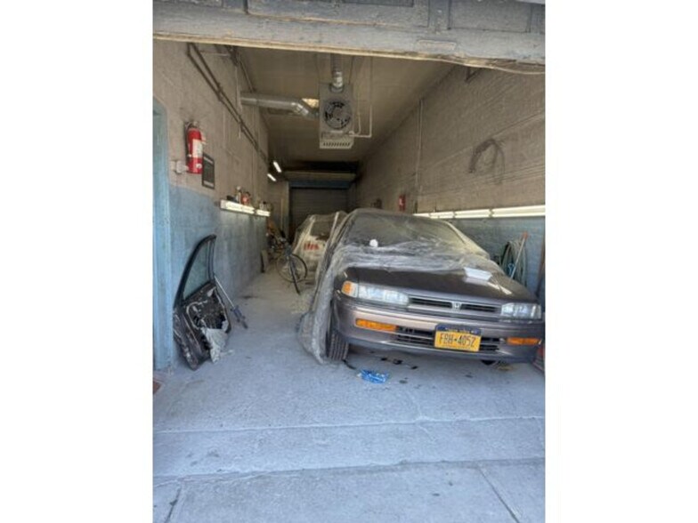 More Photos Of 1068 Utica Ave, Brooklyn Auto Repair For Sale