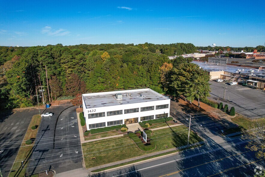 More Photos Of 1422 Burtonwood Dr, Gastonia Office Residential For Lease