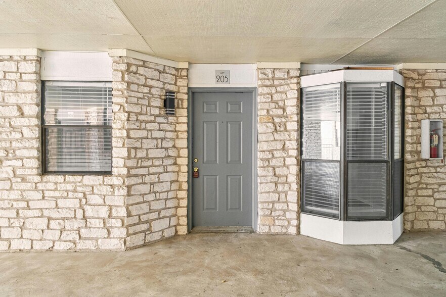More Photos Of 2818 Nueces St, Austin Apartments For Sale