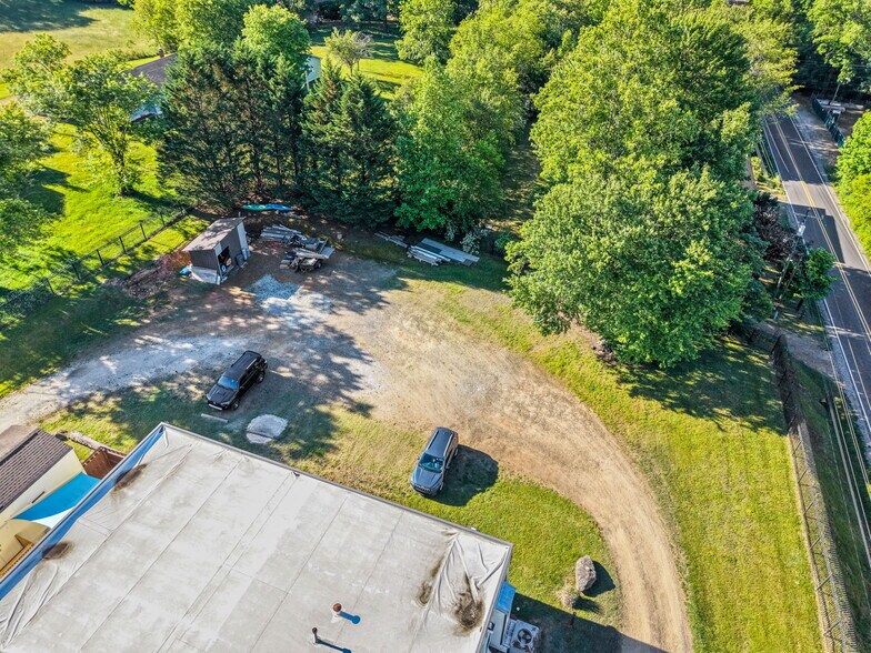 More Photos Of 310 Terrell Rd, Franklin Office For Sale