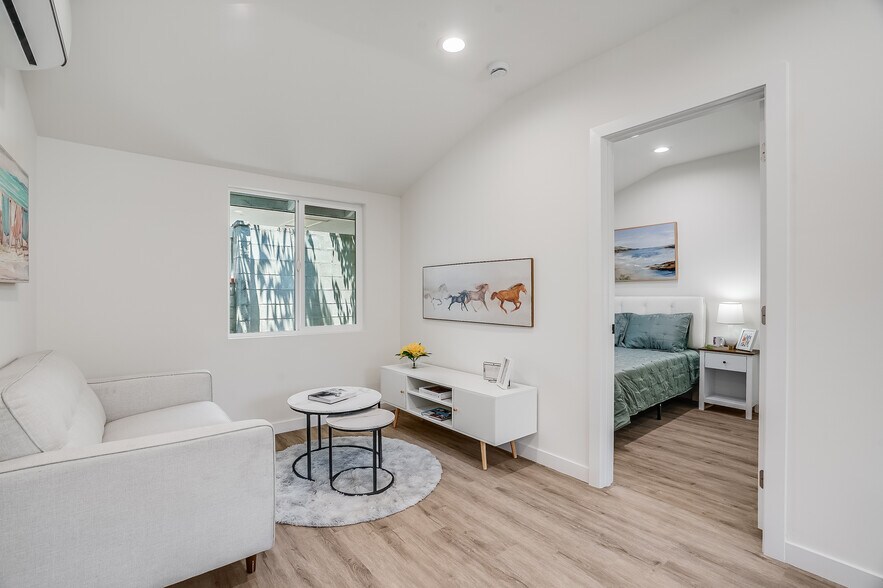 More Photos Of 7008 Encino Ave, Van Nuys Apartments For Sale