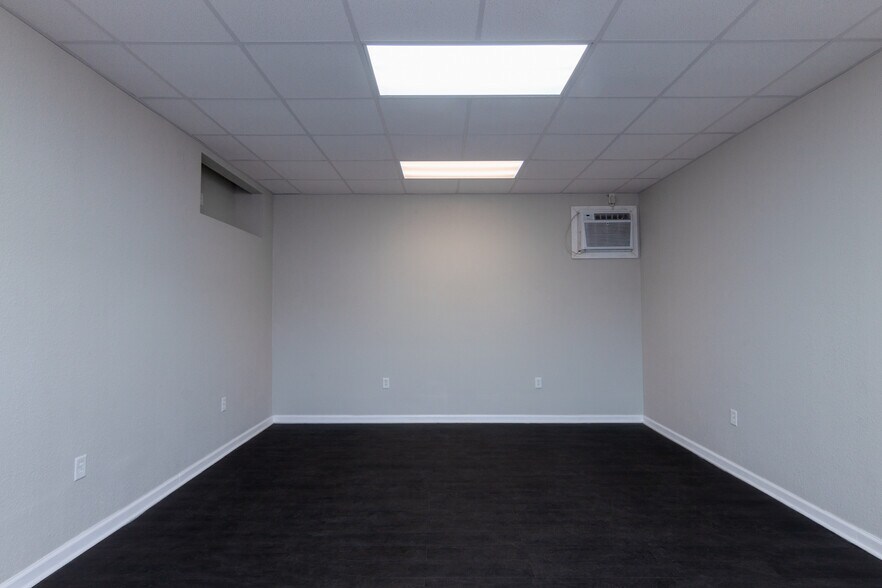 More Photos Of 2000 N Pace Blvd, Pensacola Auto Dealership For Sale