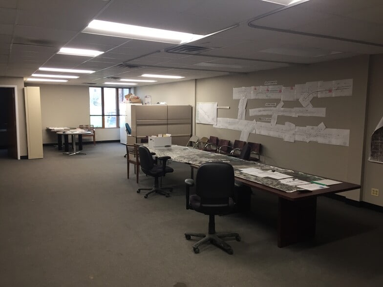 More Photos Of 1665-1695 Elk Blvd, Des Plaines Office For Lease