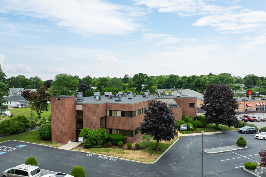 More Photos Of 113 Water St, Milford Medical For Lease