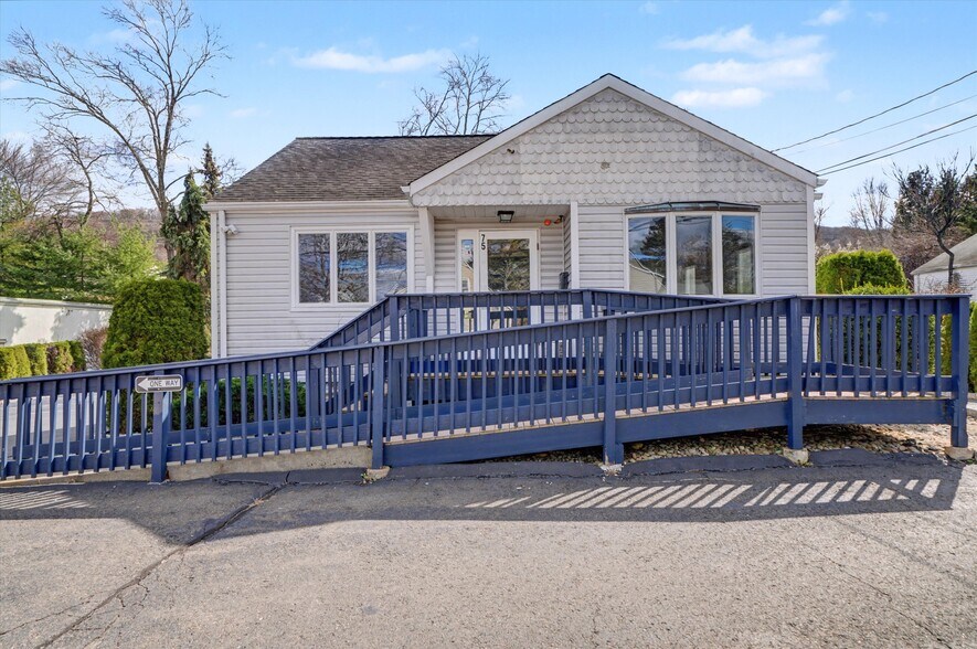 More Photos Of 75 Ramapo Rd, Garnerville Office For Sale