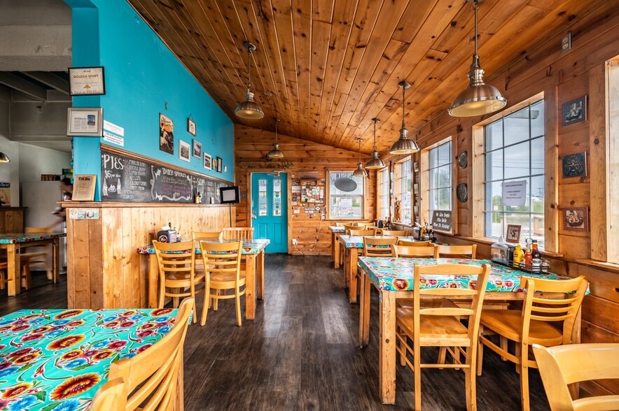More Photos Of 259 6th St, Port Orford Restaurant For Sale