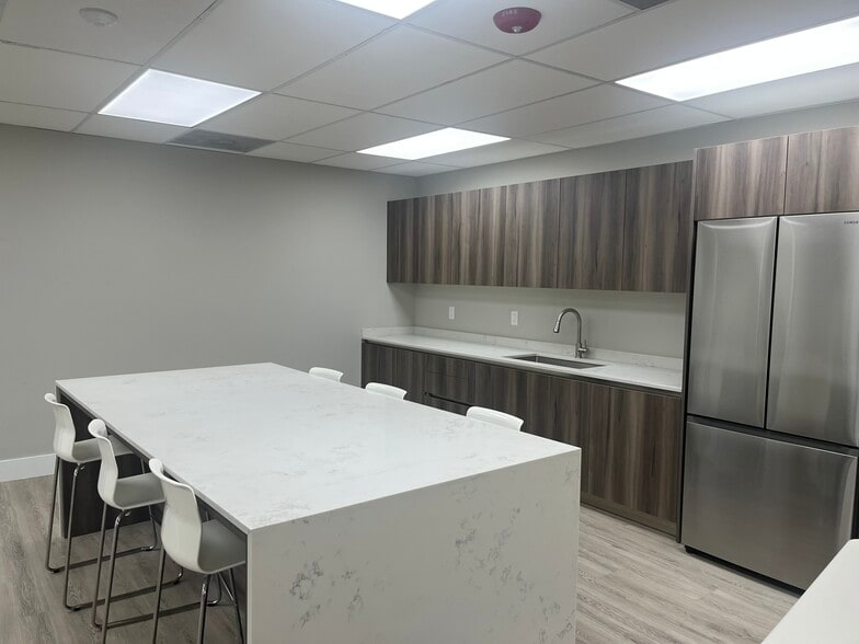 More Photos Of 1200 NW 78th Ave, Doral Unknown For Lease