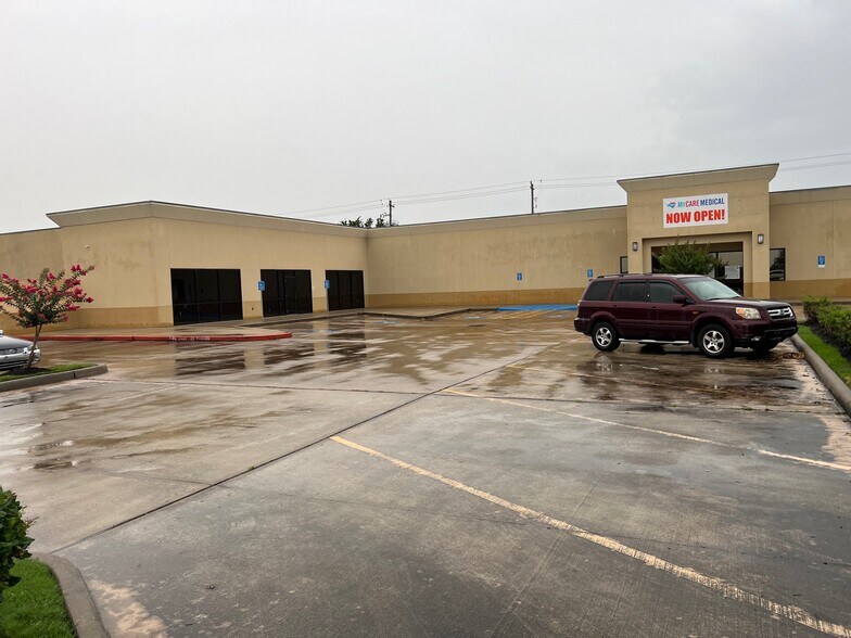 More Photos Of 11006 Spencer Hwy, La Porte Medical For Lease
