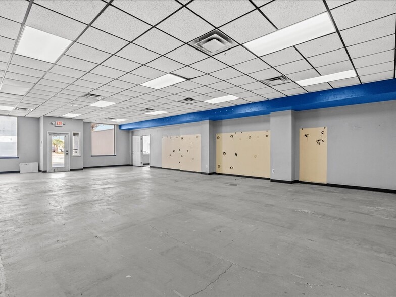 More Photos Of 61 W Central Ave, Lake Wales Flex For Sale