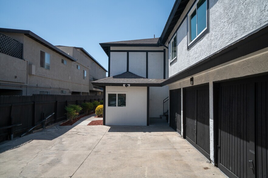More Photos Of 810 S Flower St, Santa Ana Apartments For Sale