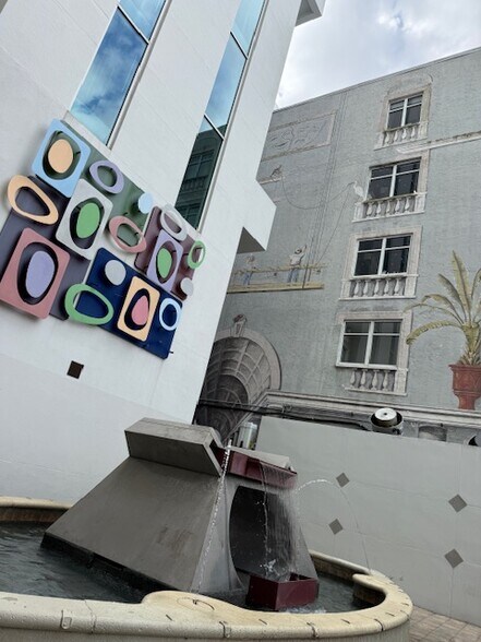 More Photos Of 1990 Main St, Sarasota Loft Creative Space For Lease