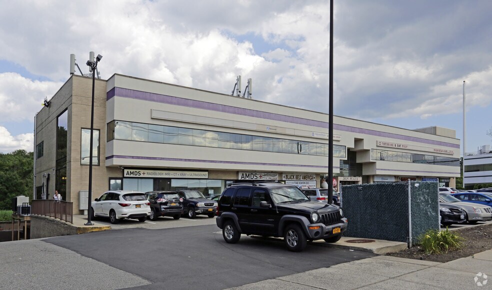 More Photos Of 2025 Richmond Ave, Staten Island Unknown For Lease