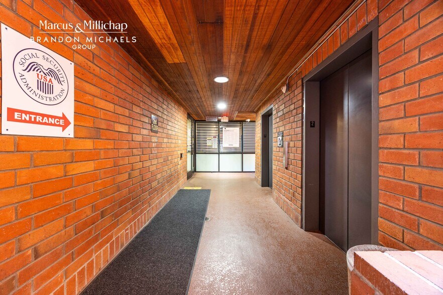 More Photos Of 7200-7202 Greenleaf Ave, Whittier Office For Sale