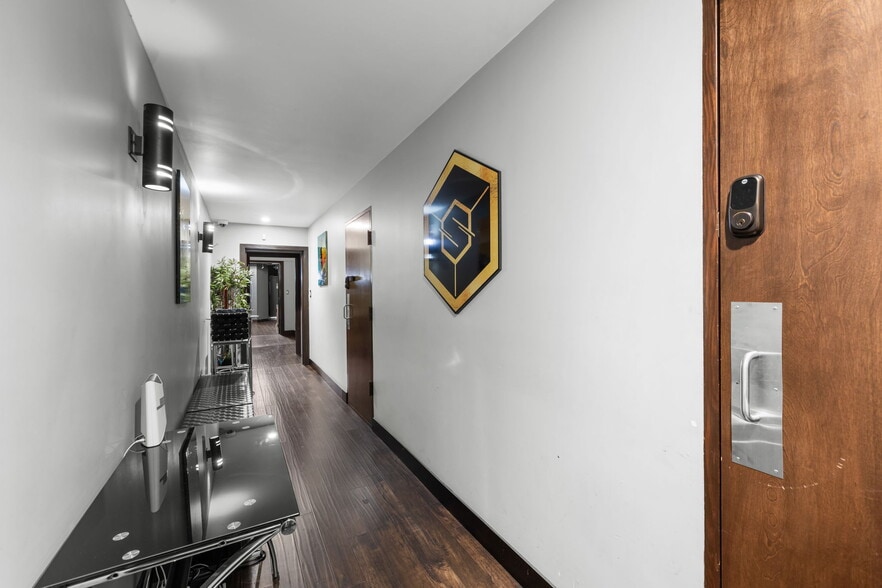 More Photos Of 5739 Tujunga Ave, North Hollywood Movie Radio TVStudio For Sale