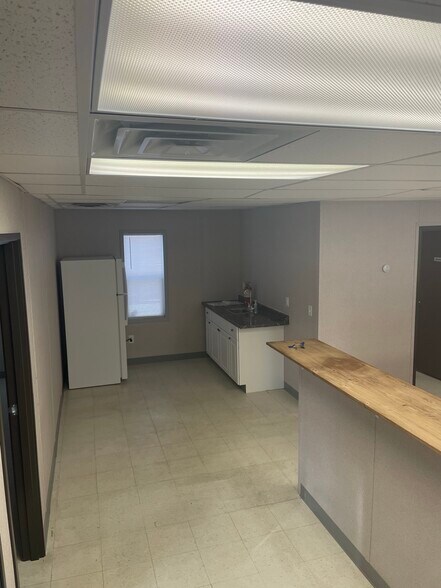 More Photos Of 247 Monroe St N, Hudson Industrial For Sale