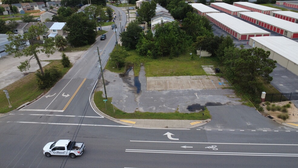 More Photos Of 3931 W Highway 390, Panama City Service Station For Sale
