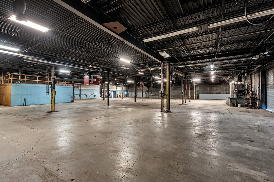 More Photos Of 271 Dingens St, Buffalo Warehouse For Lease