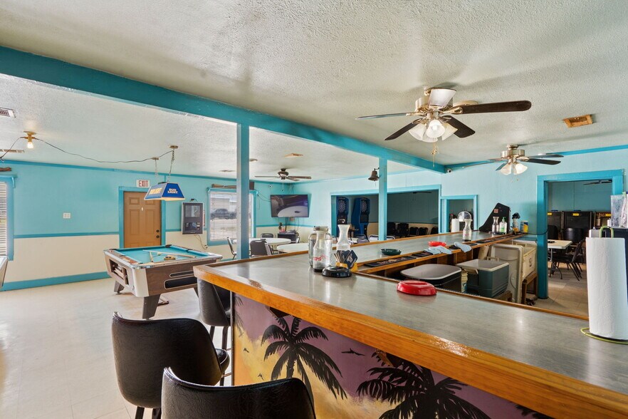 More Photos Of 12605 Highway 6, Santa Fe Bar For Sale