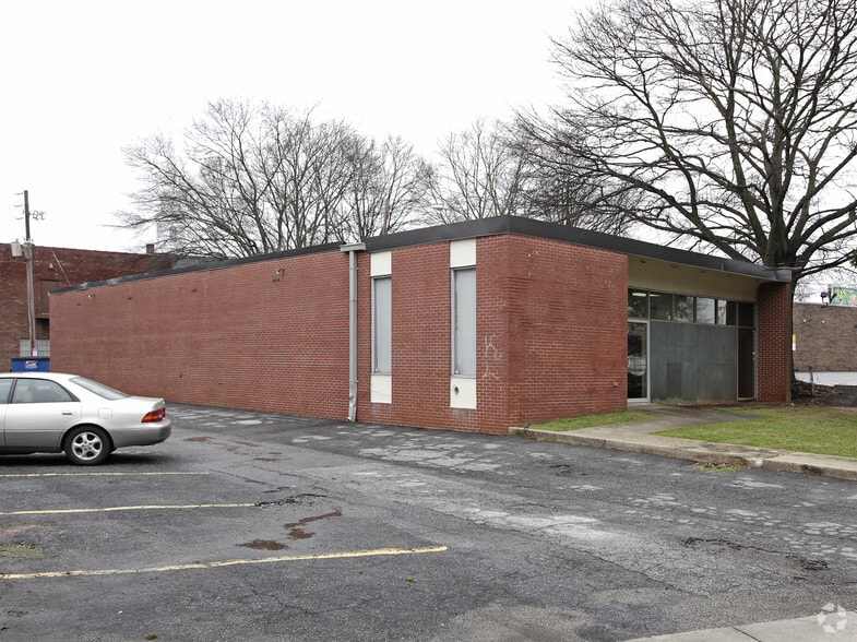 Primary Photo Of 2947 E Point St, East Point Office For Sale