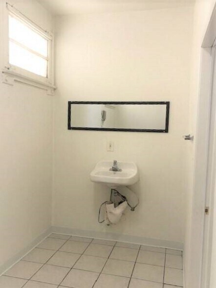 More Photos Of 6106-6112 Rita Ave, Huntington Park Storefront Retail Office For Lease